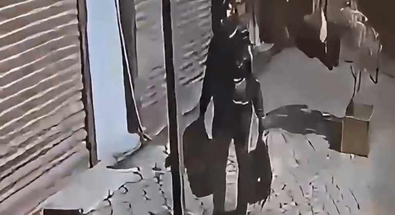 Duvarı delip kuyumcuyu soymaya kalkışmışlardı: Şüphelilerden biri yakalanmadan öldü