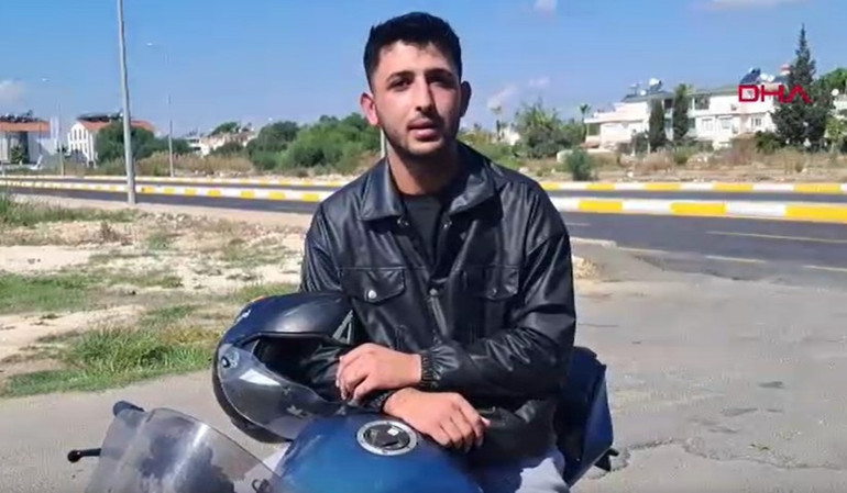Motosikletle giderken cebindeki paraları düşürmüştü: Servis şoförü parayı sahibine ulaştırdı