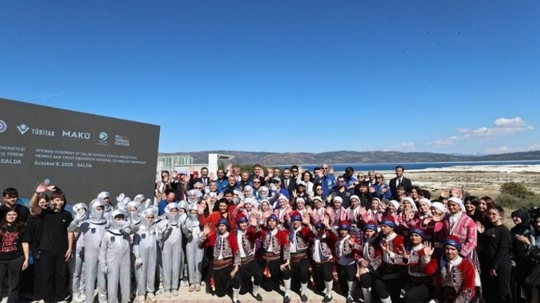Bakan Kacır, Türk ve yabancı astronotlar ile Salda Gölü’nde bilim merkezi açtı