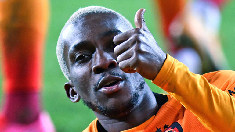 Galatasarayın eski yıldızı Bursaya Görüşmeler başladı