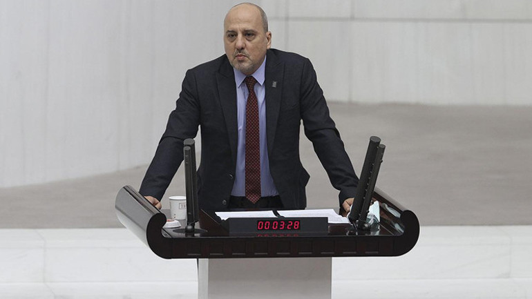 TİP Milletvekili Ahmet Şık, Eskişehirde rahatsızlanarak hastaneye kaldırıldı