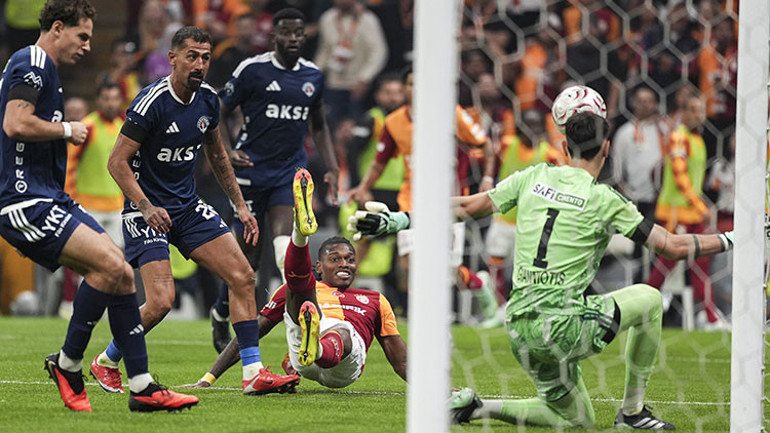 Galatasaray-Kasımpaşa maçını ve TFFyi yazdılar: Osimhen, tüketti Utanma duygumuzu kaybettik, hükümsüzdür