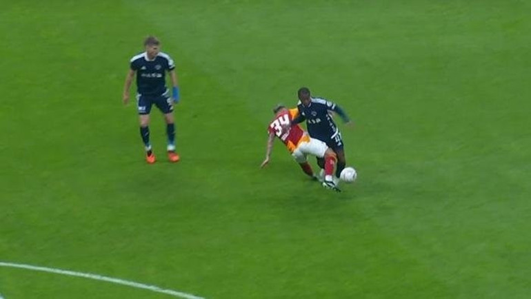 Galatasarayın Kasımpaşa maçında beklediği penaltıyı ve Torreiranın kırmızı kartını yorumladılar: Karar doğru
