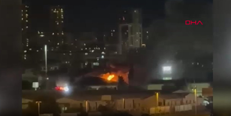 Kartalda hastane çatısında yangın