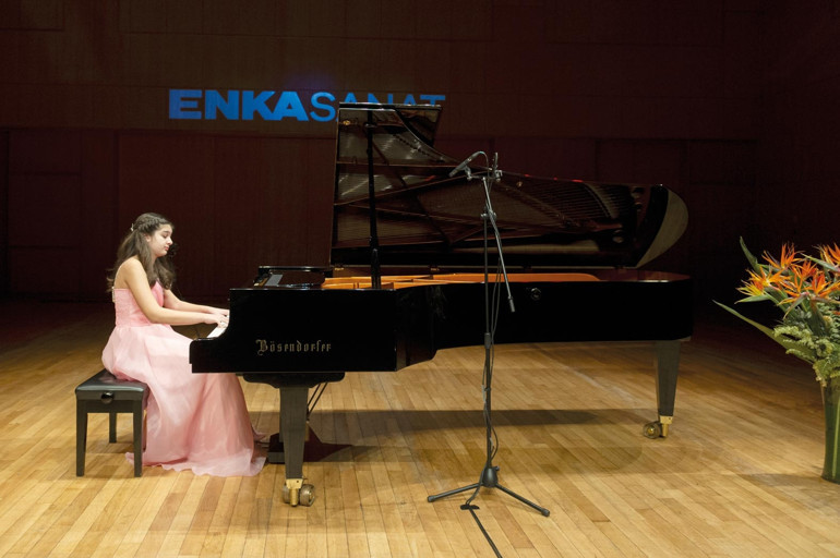 Kız gücü engelleri aşıyor: ‘Bu mücadelede zihnen ve kalben yan yana olduğumuzu bilmelerini isterim’