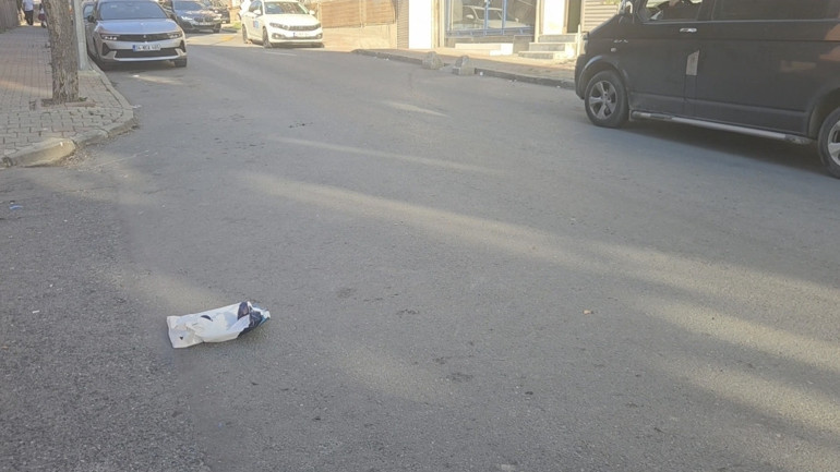 İstanbulda sokakta yürüyen gence silahlı saldırı