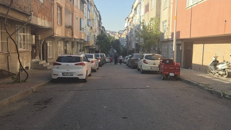 İstanbulda sokakta yürüyen gence silahlı saldırı