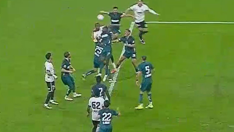 Fırat Aydınus, Beşiktaş-Kocaelispor maçındaki hakem yönetimini yorumladı: İspanyol VAR uyuyunca 2 penaltı, 1 kırmızı kart atlandı