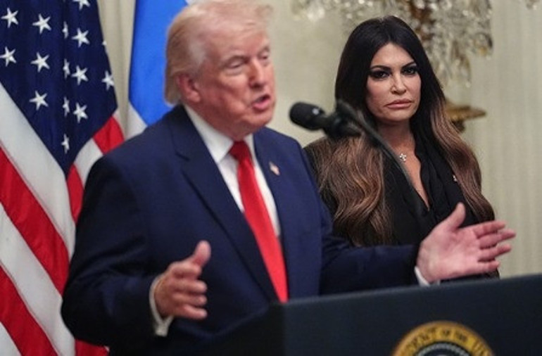 Beyaz Sarayı karıştıran iddia Atina Büyükelçisi Trumpın hedefinde: Canım lütfen diyerek borçlarını kapattırmak istediği öne sürülmüştü