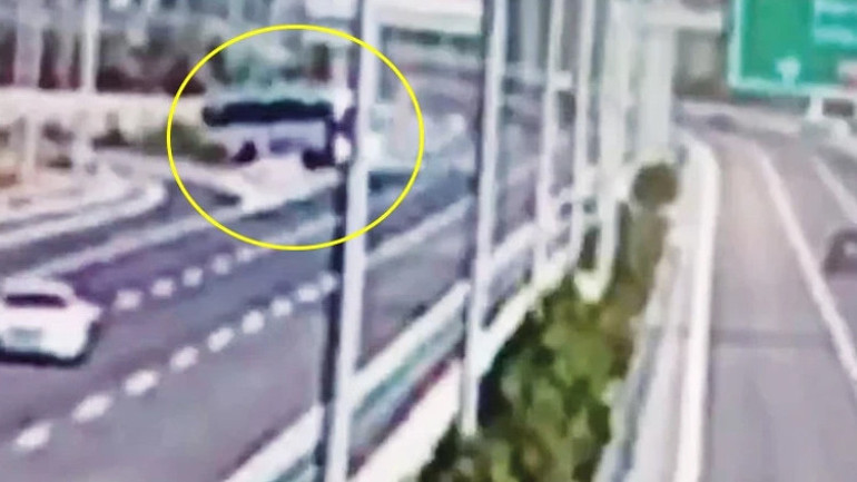 Manisadaki otobüs kazasında geri manevra hatası: 11 eve ateş düştü Şoförlerin ifadesi ortaya çıktı