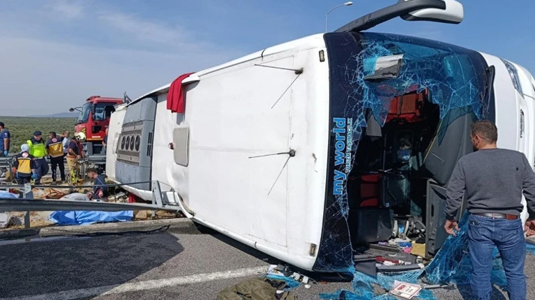 Manisadaki otobüs kazasında geri manevra hatası: 11 eve ateş düştü Şoförlerin ifadesi ortaya çıktı
