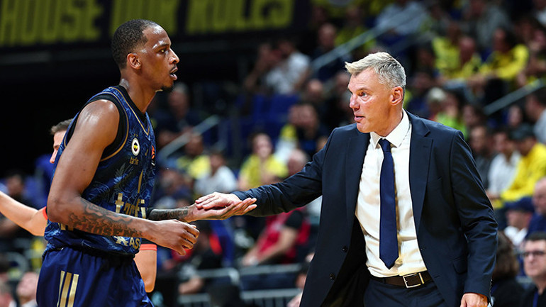 Fenerbahçe başantrenörü Sarunas Jasikevicius: Kadromuzdan memnun olmalıyız