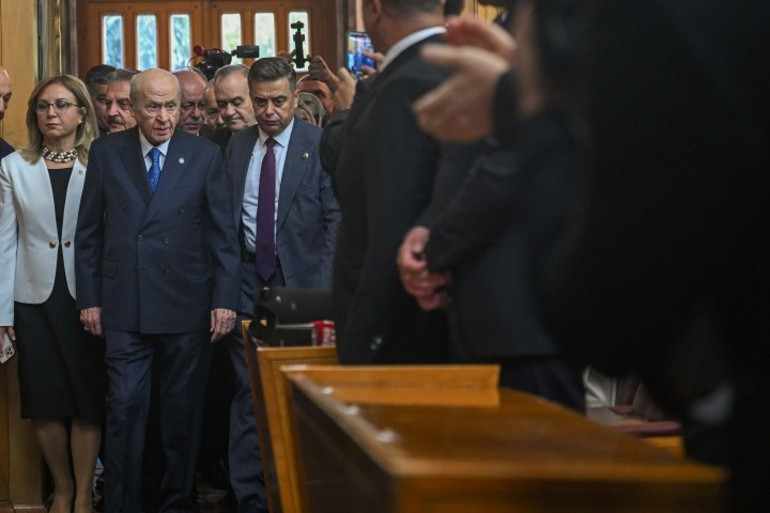 MHP Lideri Bahçeli'den muhalefete sert tepki : Fon soruşturması kaçış rampası değil!