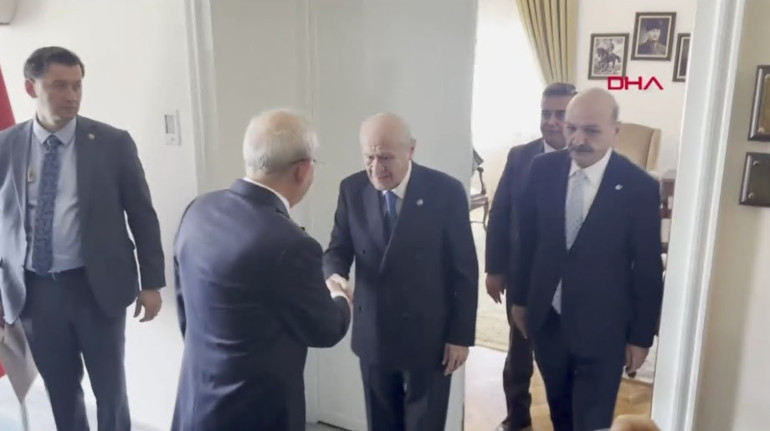 TBMMde sürpriz görüşme: MHP lideri Bahçeli, CHP lideri Kılıçdaroğlu ile bir araya geldi