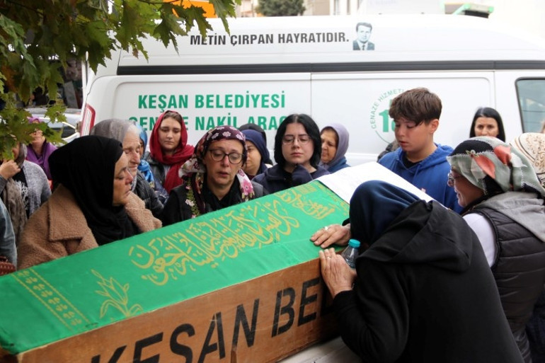 Türkiyenin anne sütüyle destek verdiği İsmet Polat Kaşıkçı kansere yenik düştü