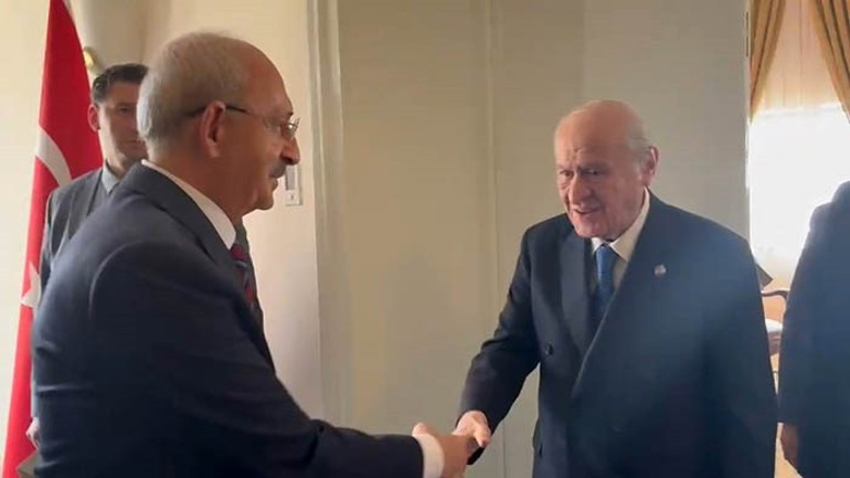 TBMMde s&uuml;rpriz g&ouml;r&uuml;şme: MHP lideri Bah&ccedil;eli, CHP lideri Kılı&ccedil;daroğlu ile bir araya geldi