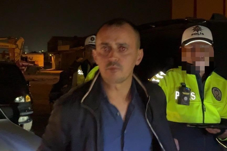 Alkollü sürücü polisten kaçamadı: Basın mensubuna saldırı