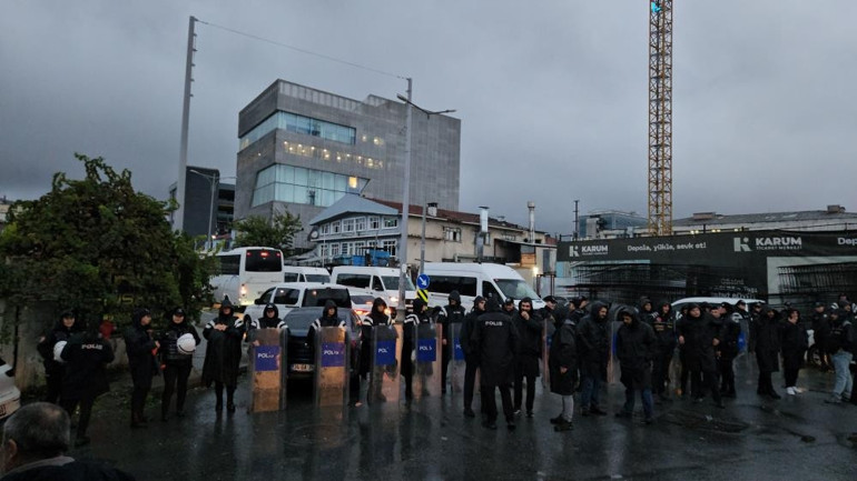Son dakika... Halk TVye inceleme: Polis ekipleri arama yapıyor