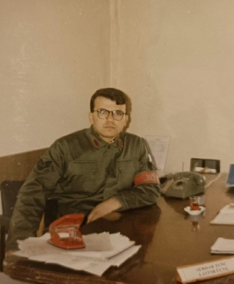 Eski kıdemli başçavuş, üniversiteyi birincilikle bitirip psikolog oğluyla meslektaş oldu