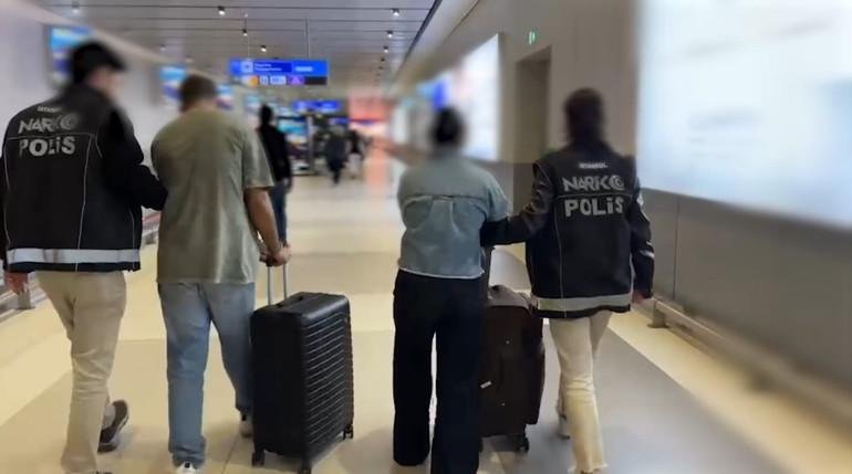 İstanbul Havalimanında çikolataya gizlenmiş uyuşturucu sevkiyatına polis engeli