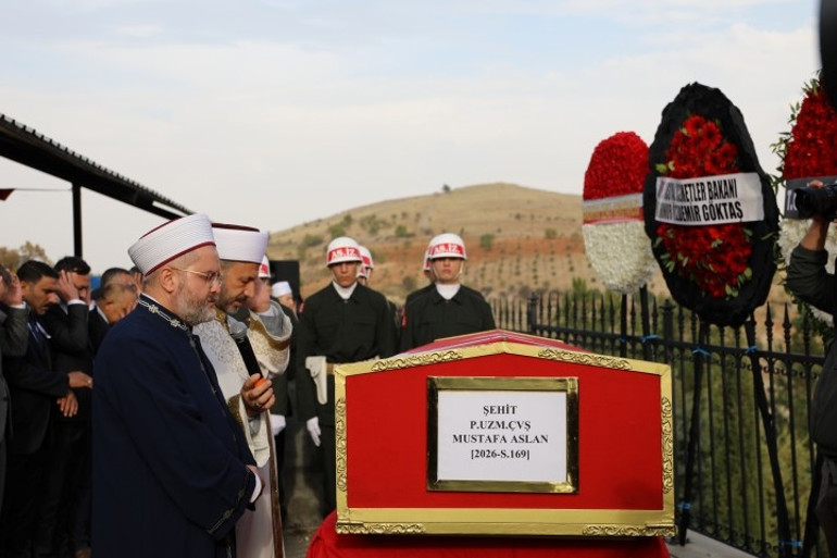 Gaziantepe şehit ateşi düştü: Bebek bekleyen Uzman Çavuş Mustafa Aslan son yolculuğuna uğurlandı
