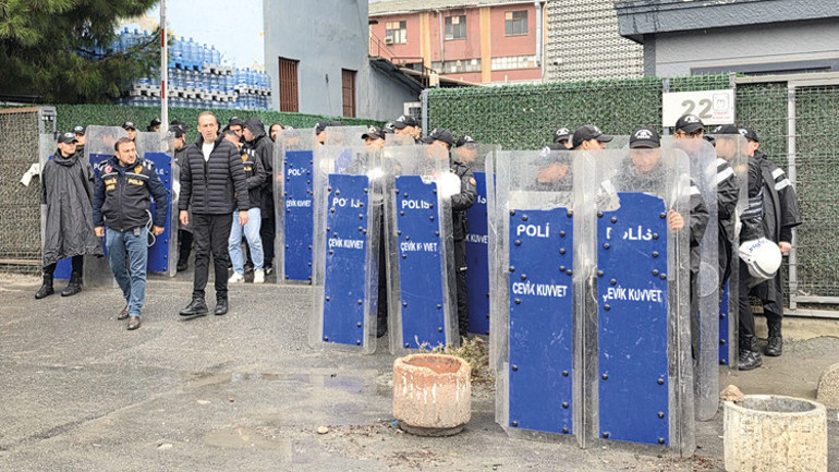 Halk TV’ye kayyum: Patrona rüşvet suçlaması