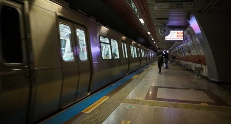 Sağanak yağış vurdu: Çok kuvvetli ve şiddetli yağış geliyor | Uyarılar peş peşe geldi: İstanbul dahil 48 ilde yağış ve fırtına alarmı