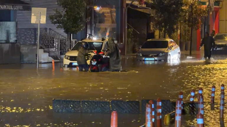 İstanbul dahil 6 ilde şiddetli yağış nedeniyle eğitime 1 gün ara