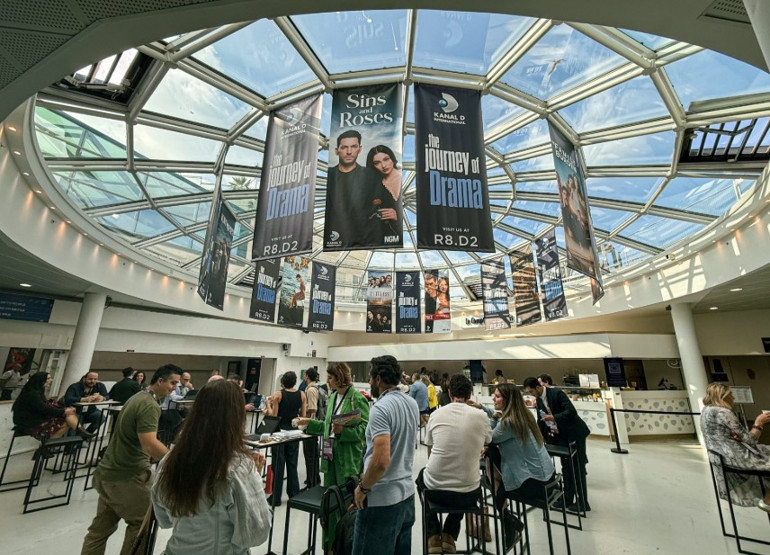 Kanal D MIPCOM 2026nın yıldızı oldu