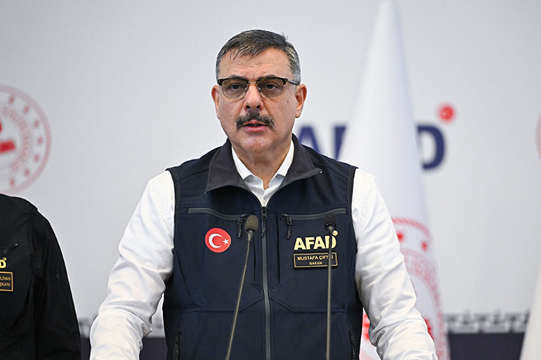 İstanbulu sel vurdu: Hasar gün ağarınca ortaya çıktı İstanbulda eğitime yarın da ara verildi