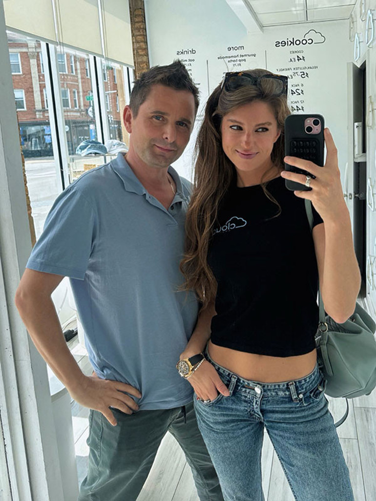 Karısından ayrıldıktan iki ay sonra influencer sevgilisiyle ortaya çıktı: Biraz acele etmedin mi dostum