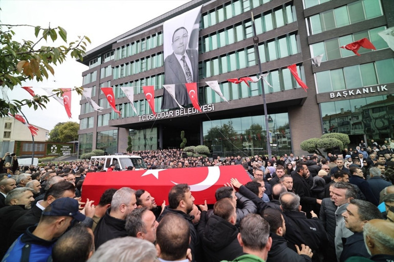 Üsküdar Belediye Başkan Vekili Gültekine veda | Cenazede duygusal anlar: Cumhurbaşkanı Erdoğan, ellerini bırakmadı