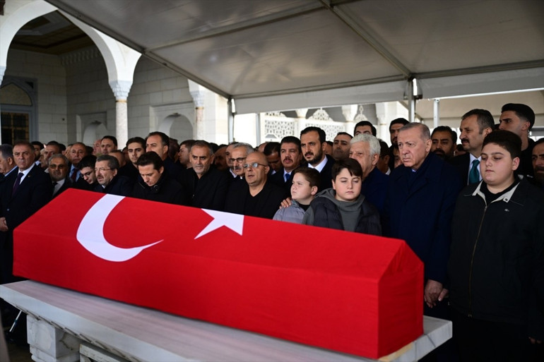 Üsküdar Belediye Başkan Vekili Gültekine veda | Cenazede duygusal anlar: Cumhurbaşkanı Erdoğan, ellerini bırakmadı