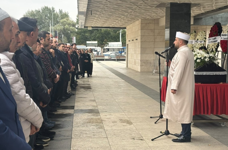 Alpaya veda... Usta sanatçı son yolculuğuna uğurlandı