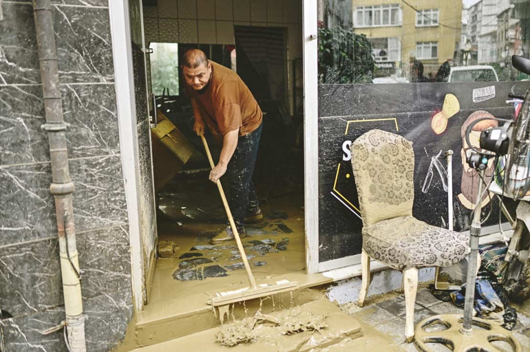 Aracı dereden çıkarılan Derin’in kızları: ‘Ne olur babamı bulun’