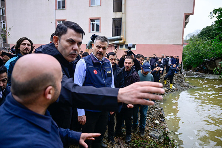 Tehlike geçmedi: Sağanak yağış geri geliyor Sel felaketinin ardından uyarılar peş peşe geldi | Meteoroloji saat verdi: İstanbul dahil 45 ilde alarm