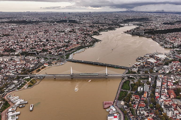 Tehlike geçmedi: Sağanak yağış geri geliyor Sel felaketinin ardından uyarılar peş peşe geldi | Meteoroloji saat verdi: İstanbul dahil 45 ilde alarm