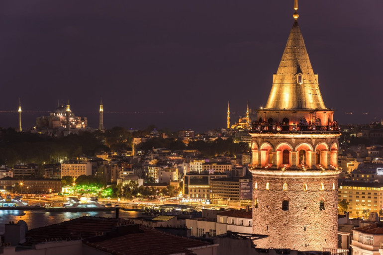 Rekoru Bakan Ersoy duyurdu: Gece müzeciliğinde ziyaretçi sayısı 1,3 milyonu aştı... Efes zirvede, Galata Kulesi ikinci, Hierapolis üçüncü sırada