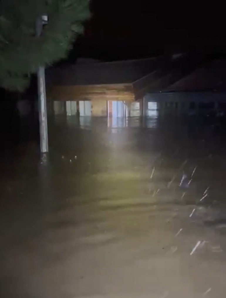 Tehlike geçmedi: Sağanak yağış geri geliyor Sel felaketinin ardından uyarılar peş peşe geldi | Meteoroloji saat verdi: İstanbul dahil 45 ilde alarm