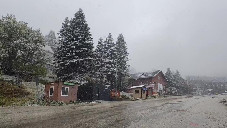 Uludağda kar yağışı başladı