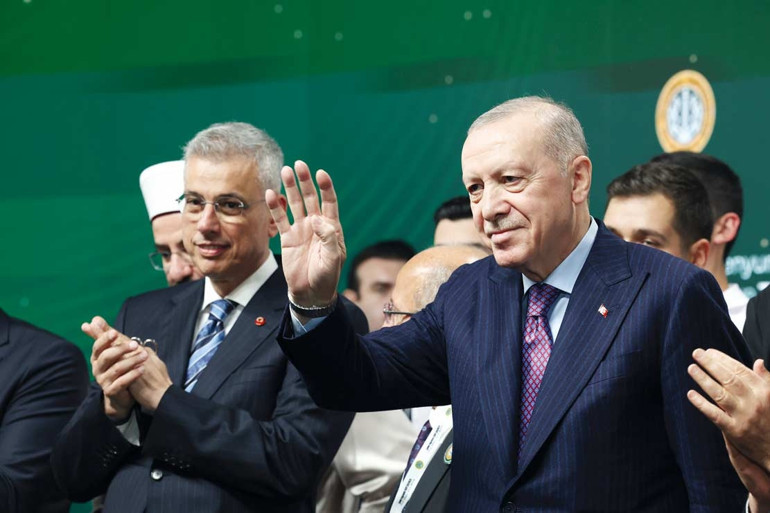 Çapa’da temel atma törenine katılan Erdoğan: Sağlıkta çekim merkezi olacağız