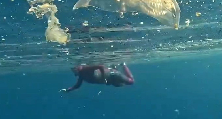 Antalya’da deniz içi plastik kirliliği havadan ve su altından görüntülendi ‘Bu sularda yüzmeyin’ uyarısı