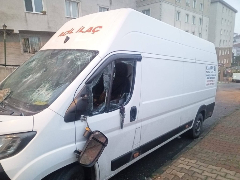 İstanbul’da eski sevgili kabusu Minibüsü dağıttı, ortalığı birbirine kattı