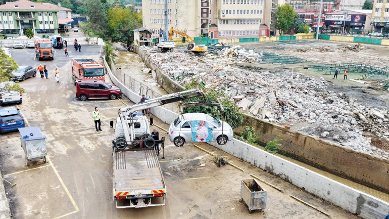 Sel kayıpları didik didik aranıyorlar