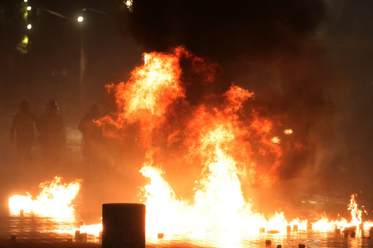 Avrupa savaşta Protestolar kıtaya yayıldı