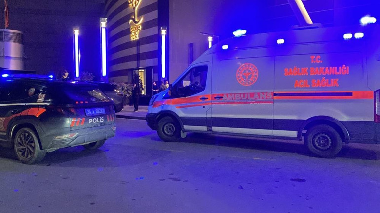 AVMde İsrail gerginliği Klodya Medina protesto edildi, AVM boşaltıldı