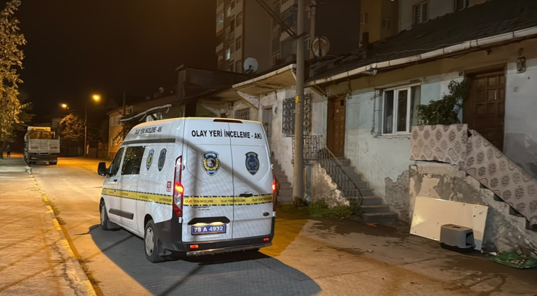 Karabükte kıskançlık kavgası kanlı bitti: Sevgilisini bıçaklayan kadın gözaltında