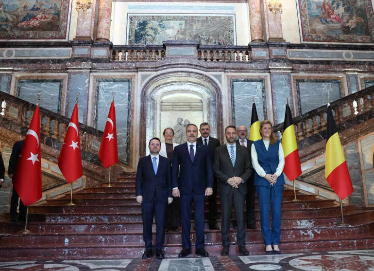 Dışişleri, Adalet ve İçişleri bakanları Belçikada Kritik toplantı öncesi aile fotoğrafı çekildi