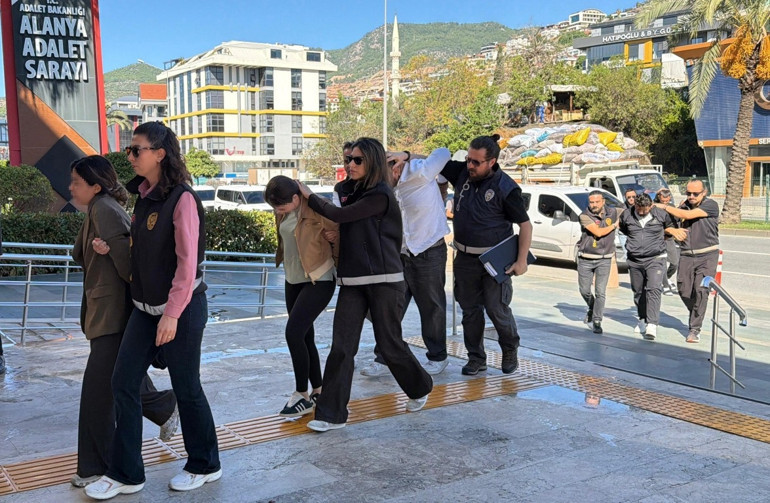 Korku imparatorluğu kurmuşlar: Çete lideri bir kadın | Dağlık alana kaçırdıkları kişiye zorla 15 milyon Euroluk senet imzalattılar