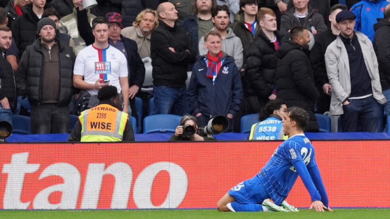 Galatasaray ile Chelsea, 45 milyon euroluk orta sahanın transferi için karşı karşıya geldi